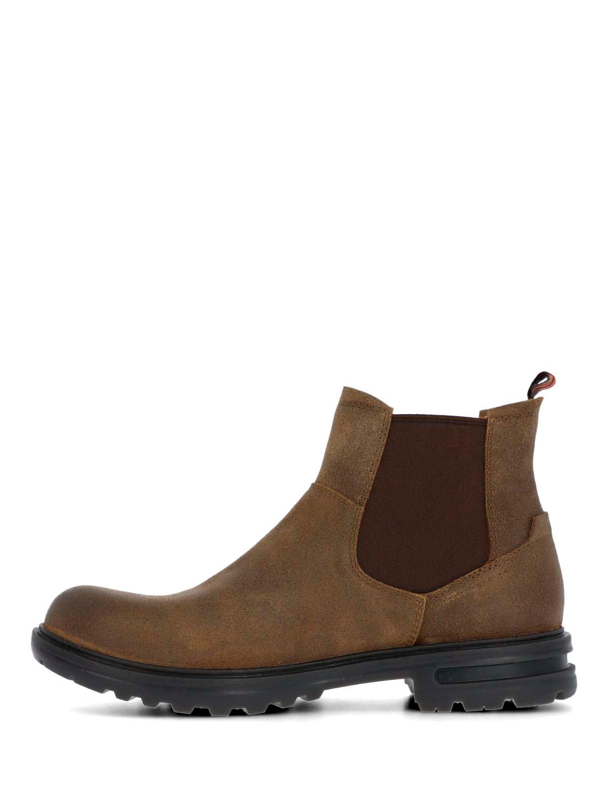 Indro Dk Brown