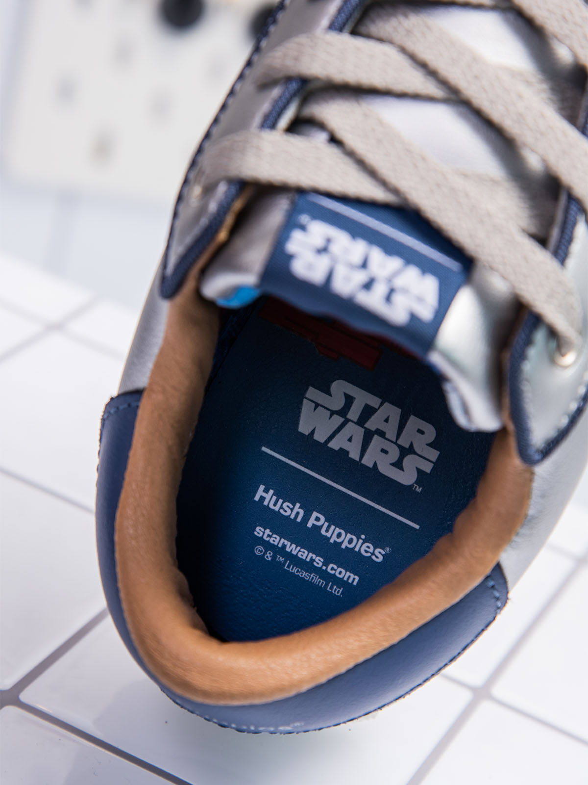 R2-D2 Sneaker Silver