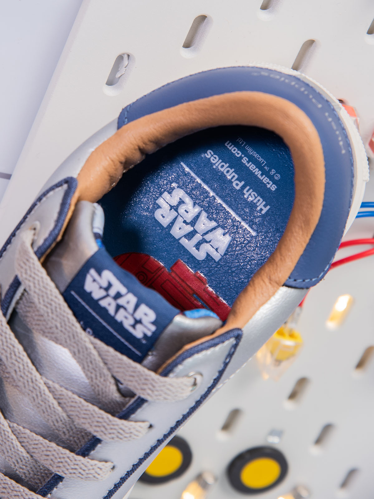 R2-D2 Sneaker Silver